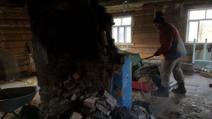 Pečiaus griovimo darbai prasideda