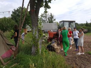 Šurmulio ir filmavimo jaudulio neišvengta :)