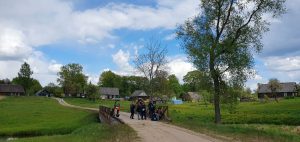 Žygiuojame į etnografinį Katinautiškės kaimą.